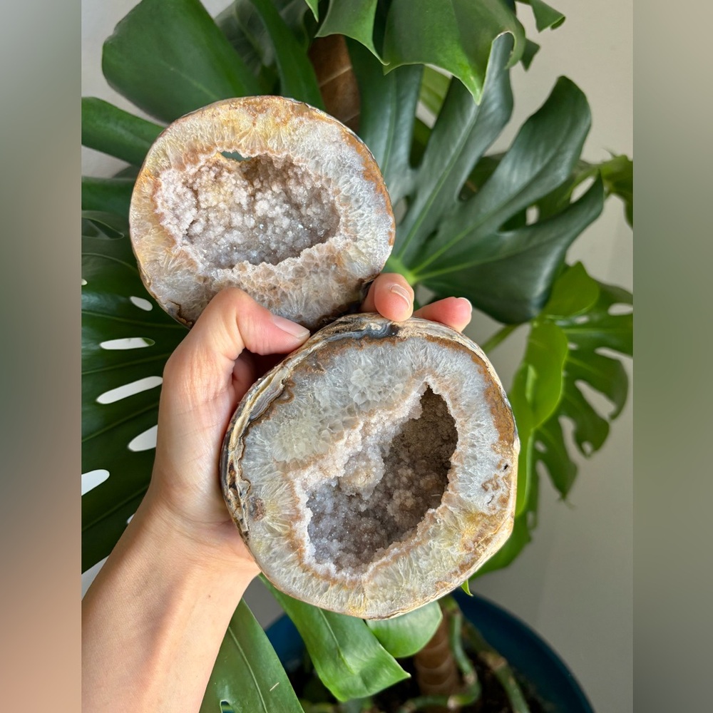 Agate Geode from Brazil - Picture 1 of 10
